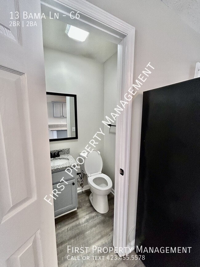 Building Photo - Ringgold Townhome: 2/1.5 w/ Laundry Hookup...