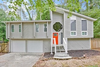 Building Photo - 242 Rustic Ridge Dr NE