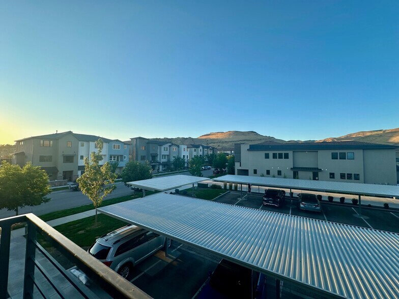 Building Photo - 3850 E Haystack St