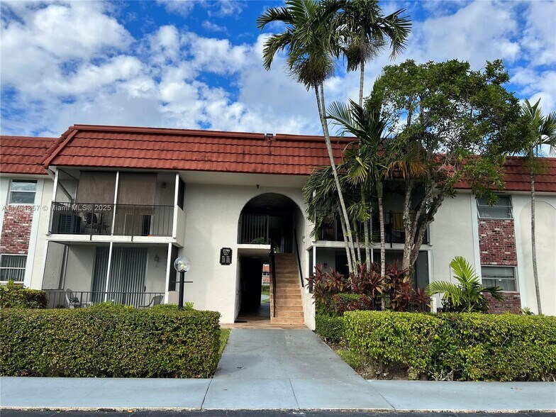 Building Photo - 22785 SW 66th Ave