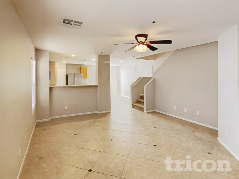 Building Photo - 1092 Country Coach Dr