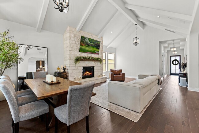 Building Photo - 127 Loysoya St