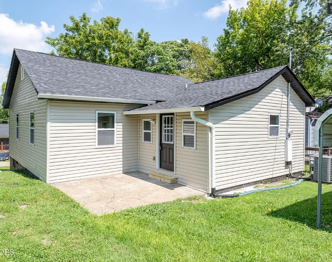 Building Photo - 830 Vermont Ave