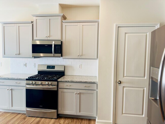 Building Photo - 15115 Moulin Court Dr