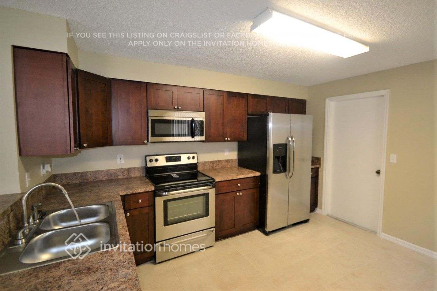 Building Photo - 1136 Sorrento Dr