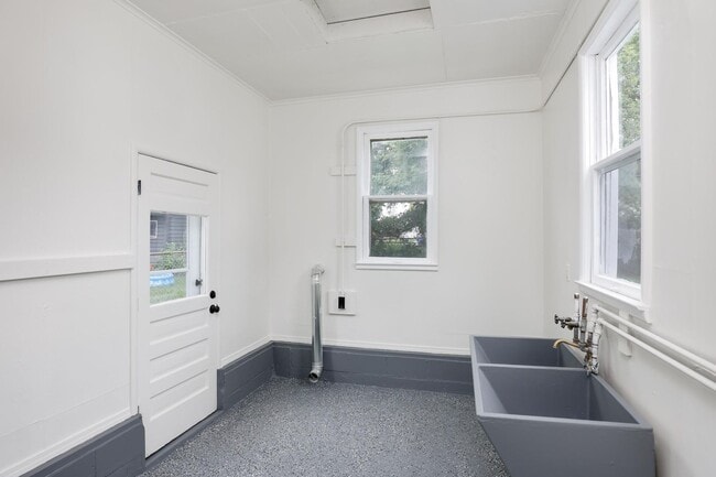 Building Photo - 6838 Republic