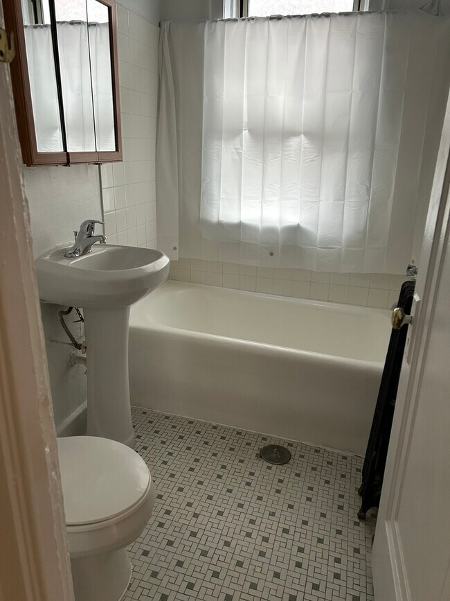 Building Photo - 4957 N Whipple St