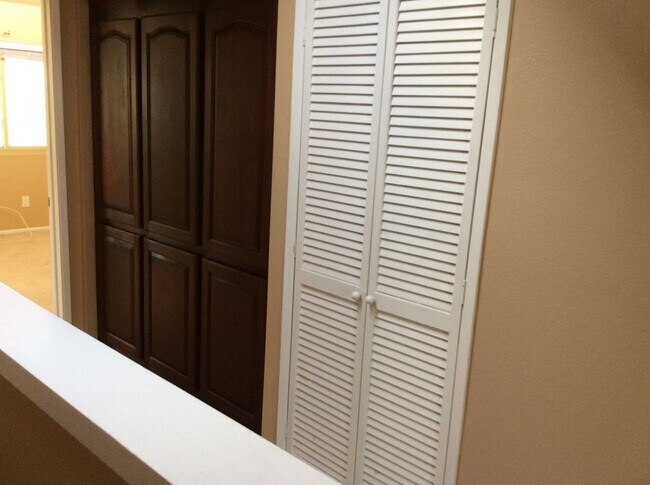 Building Photo - Huge White water condo at Fletcher Cove Solana Beach