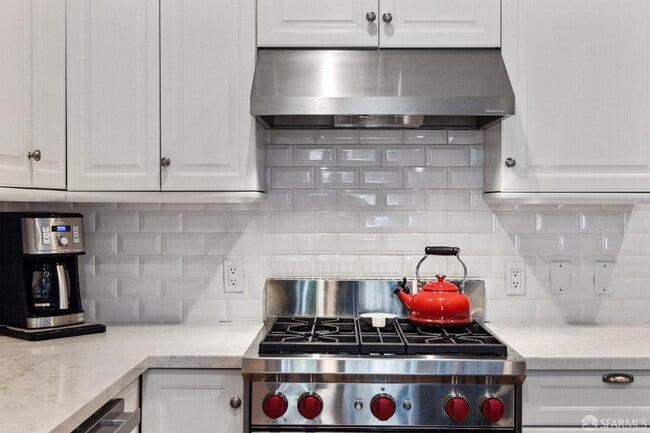 Building Photo - 2856 Sacramento St