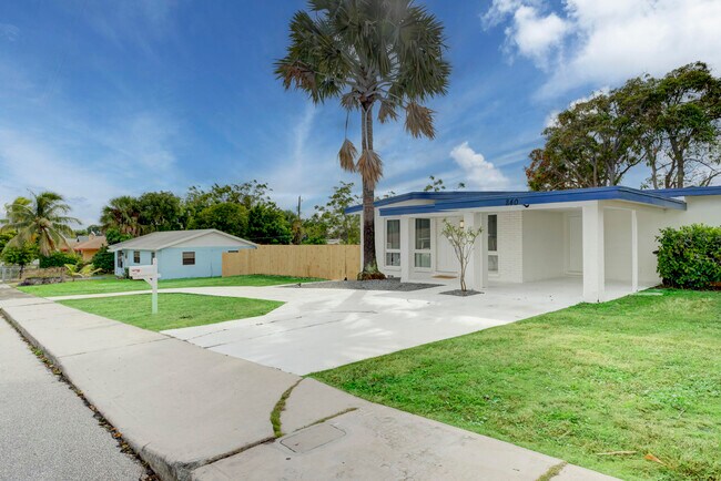 Building Photo - 840 Bradley St