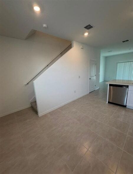 Building Photo - 2864 Skyline Lp