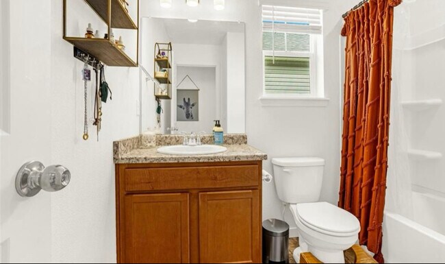 Building Photo - 6431 Glencullen View