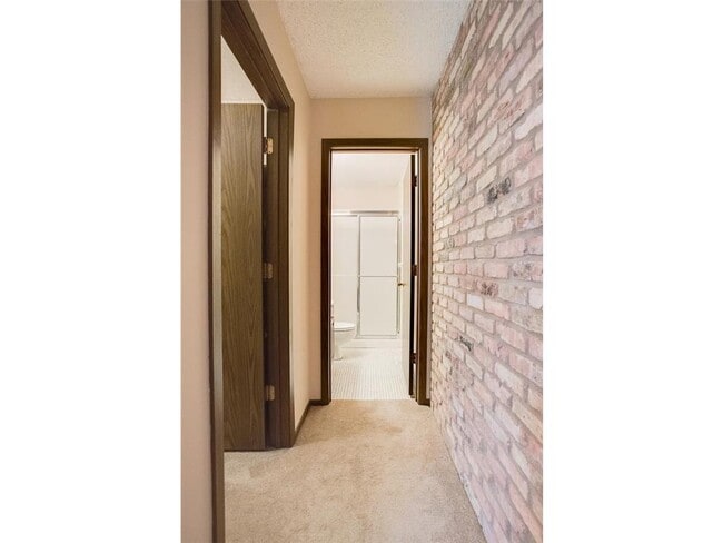 Building Photo - 1041 Zanzibar Ln N