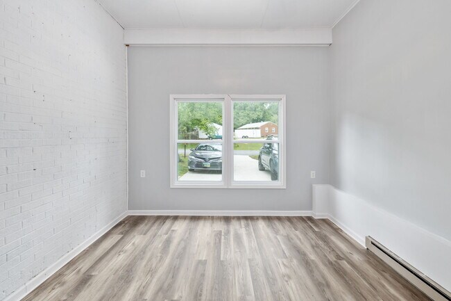 Building Photo - 10511 Lunswood Rd