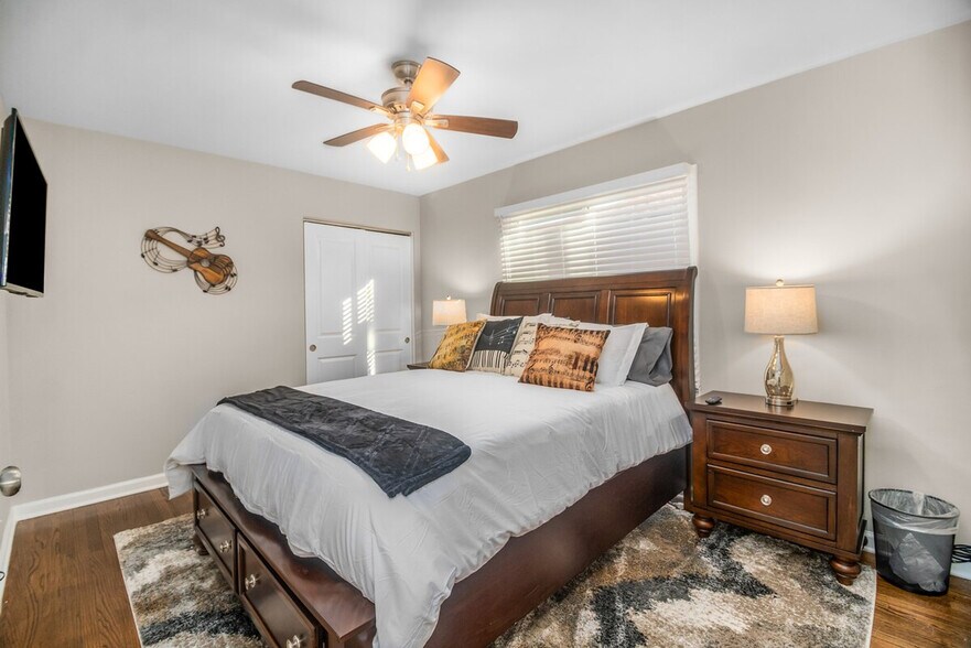 Building Photo - 3833 S 61st Ct