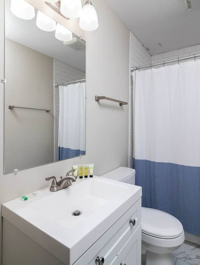 Building Photo - 2216 Church St