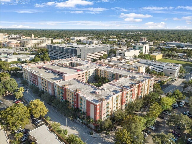 Building Photo - 6001 SW 70th St