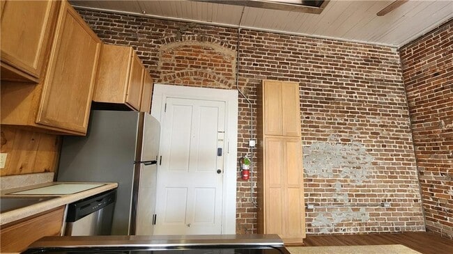 Building Photo - 2594 Front St