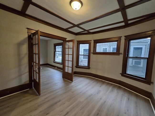 Building Photo - 349 17th St SE