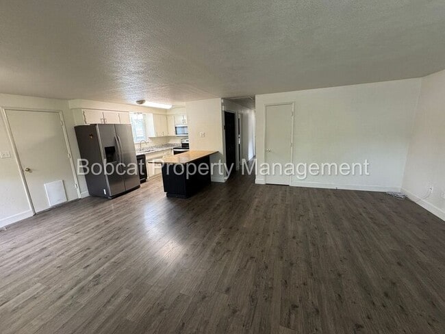 Building Photo - 2523 Baker Dr