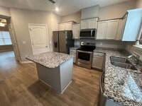 Building Photo - Immediate Occupancy!  2bed 2.5 bath Antioc...