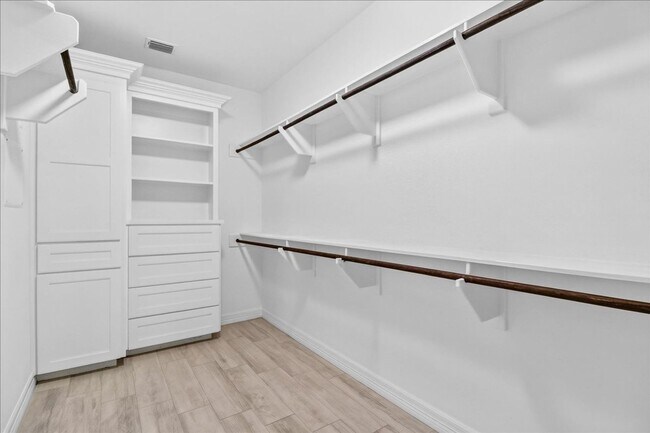 Building Photo - 6718 Stuyvesant Ct