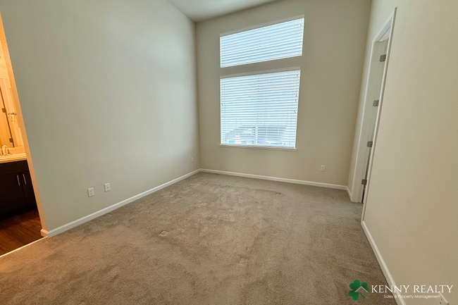 Building Photo - Spacious 2 Bedroom, 2.5 Bathroom Condo wit...