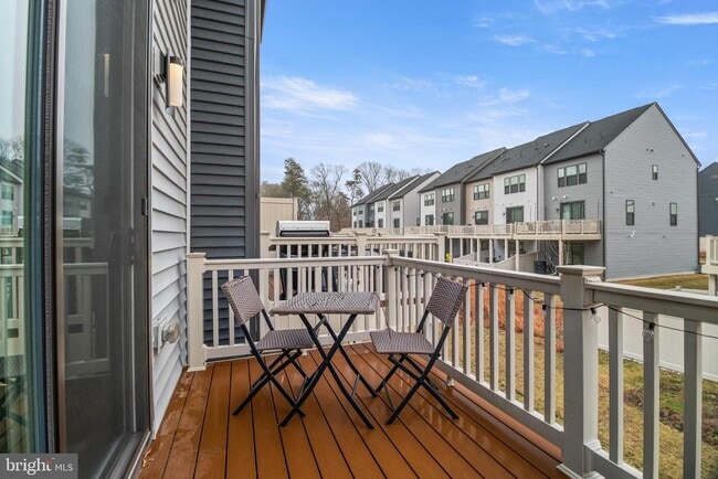 Building Photo - 646 Lakemont Dr