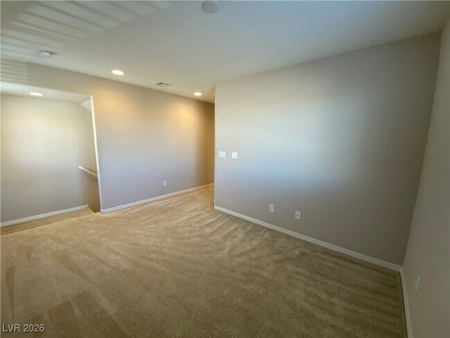 Building Photo - 8033 Ancient Oaks Ave