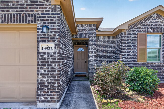 Building Photo - 13922 Katlin Rd