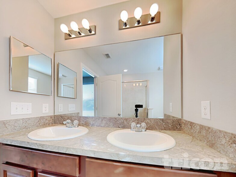 Building Photo - 4938 Reflecting Pond Cir