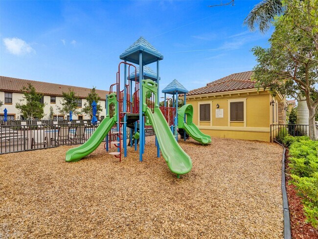 Building Photo - 9604 Town Parc Cir N