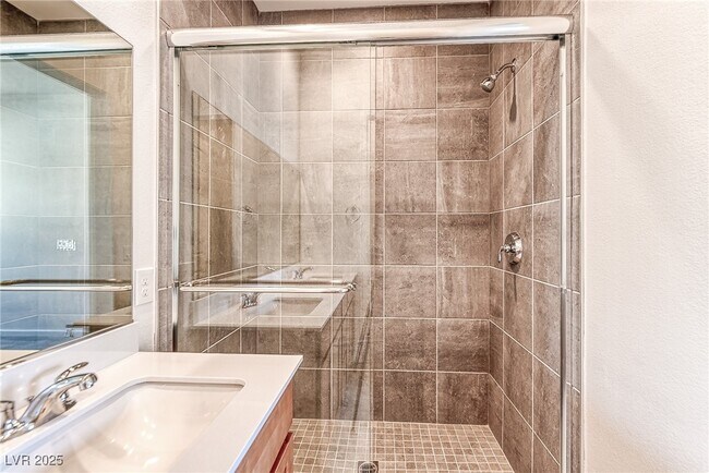 Building Photo - 643 Grey Saker St