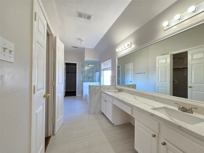 Building Photo - 18819 Harbor Key Cir