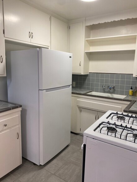 Building Photo - 7526 Fountain Ave