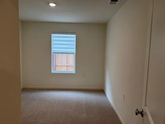 Building Photo - 632 Skyler Ln