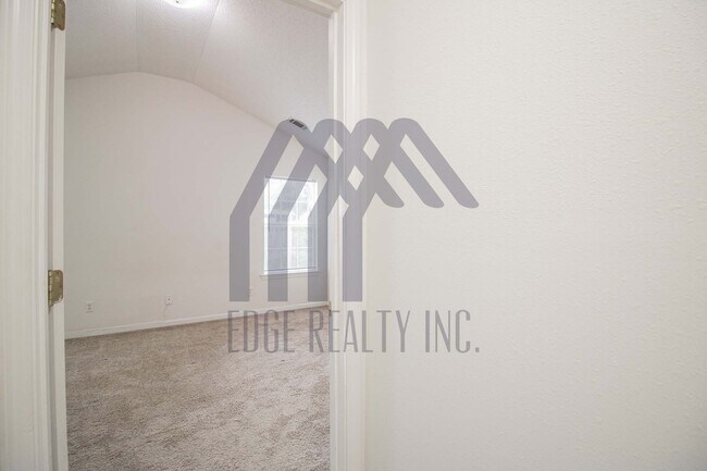 Building Photo - 6 Willow Lakes Dr