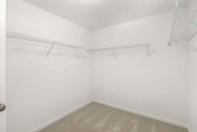 Building Photo - 7880 Briarwood Dr