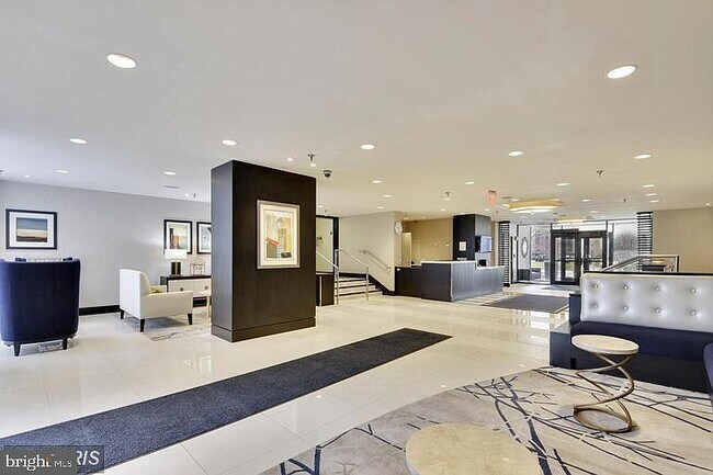 Building Photo - 7401 Westlake Terrace