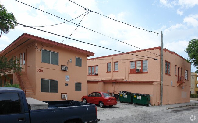 Building Photo - 539 SW 7th Ct