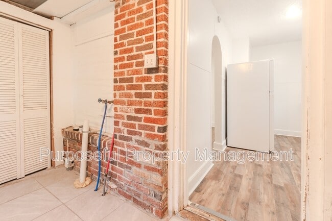 Building Photo - 1609 NE 18th St