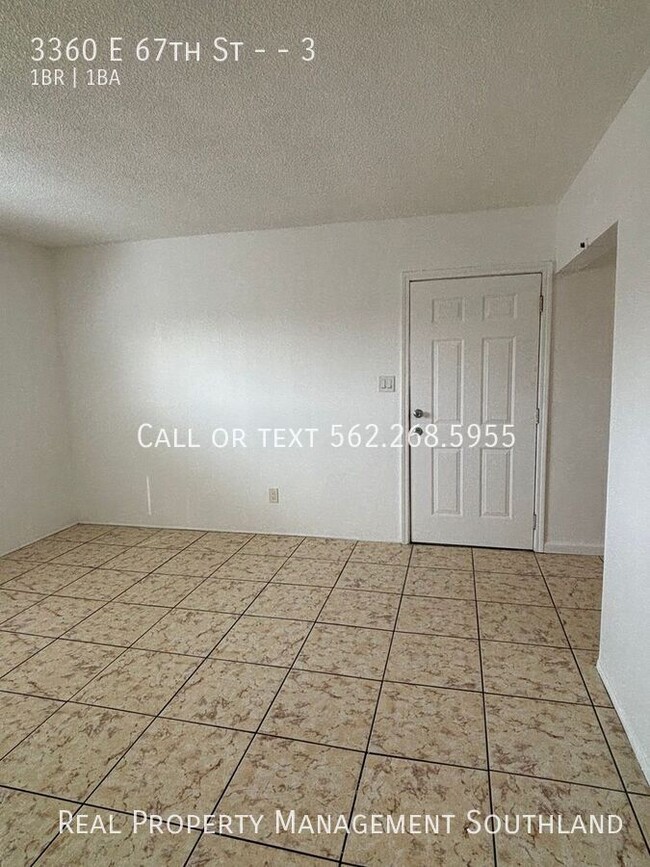 Building Photo - 1 Bedroom Available now! Accepting section...