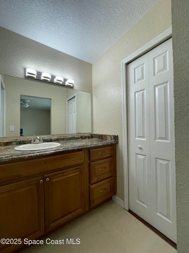 Building Photo - 503 Summerset Ct