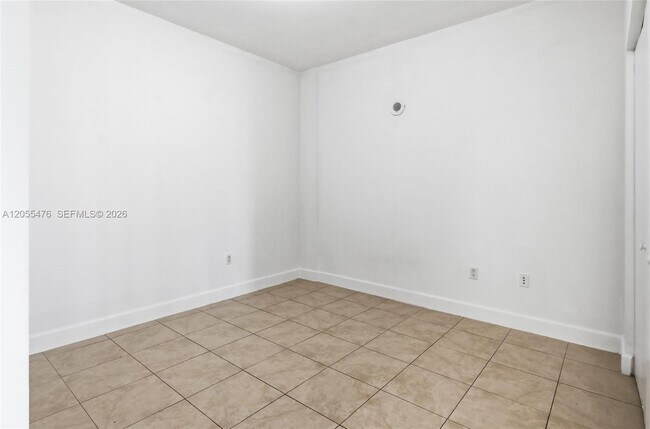 Building Photo - 3030 NE 188th St