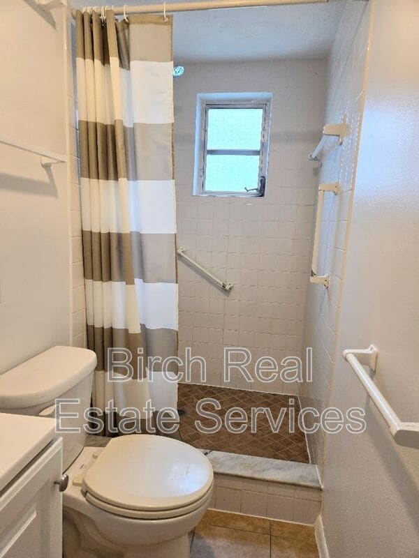 Building Photo - 5304 Penguin Dr