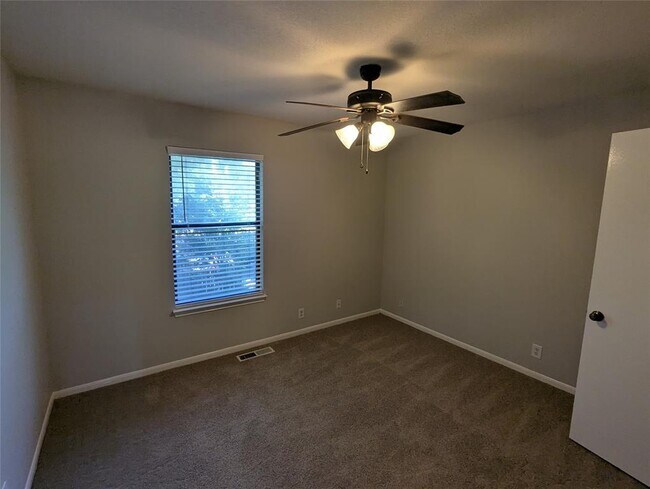 Building Photo - 7800 Northcrest Blvd