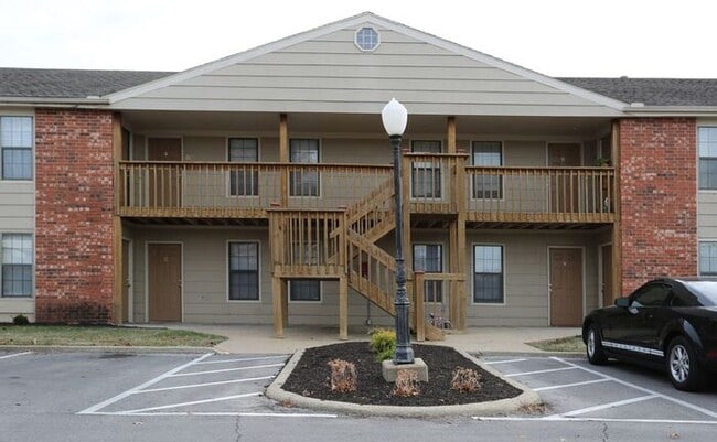 Building Photo - 1 Bedroom apartment in Olathe, KS