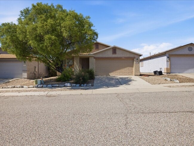 Building Photo - 9909 E Rocky Wash Dr