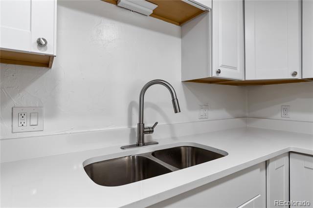 Building Photo - 2525 S Dayton Way