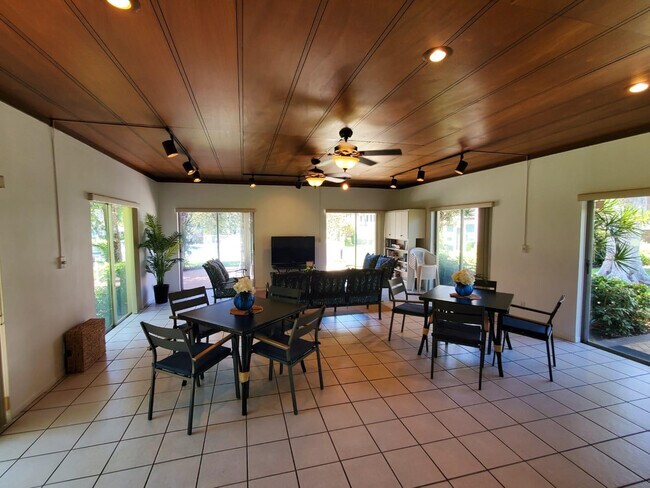 Building Photo - 1481 S Ocean Blvd